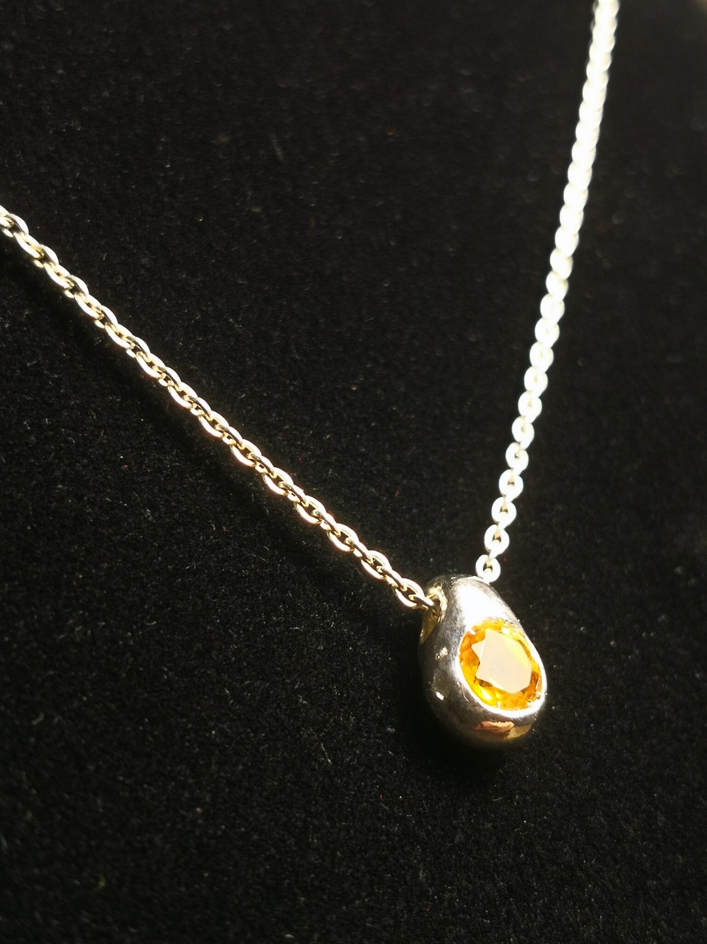 Ciottolo in Argento con Quarzo Citrino Tondo