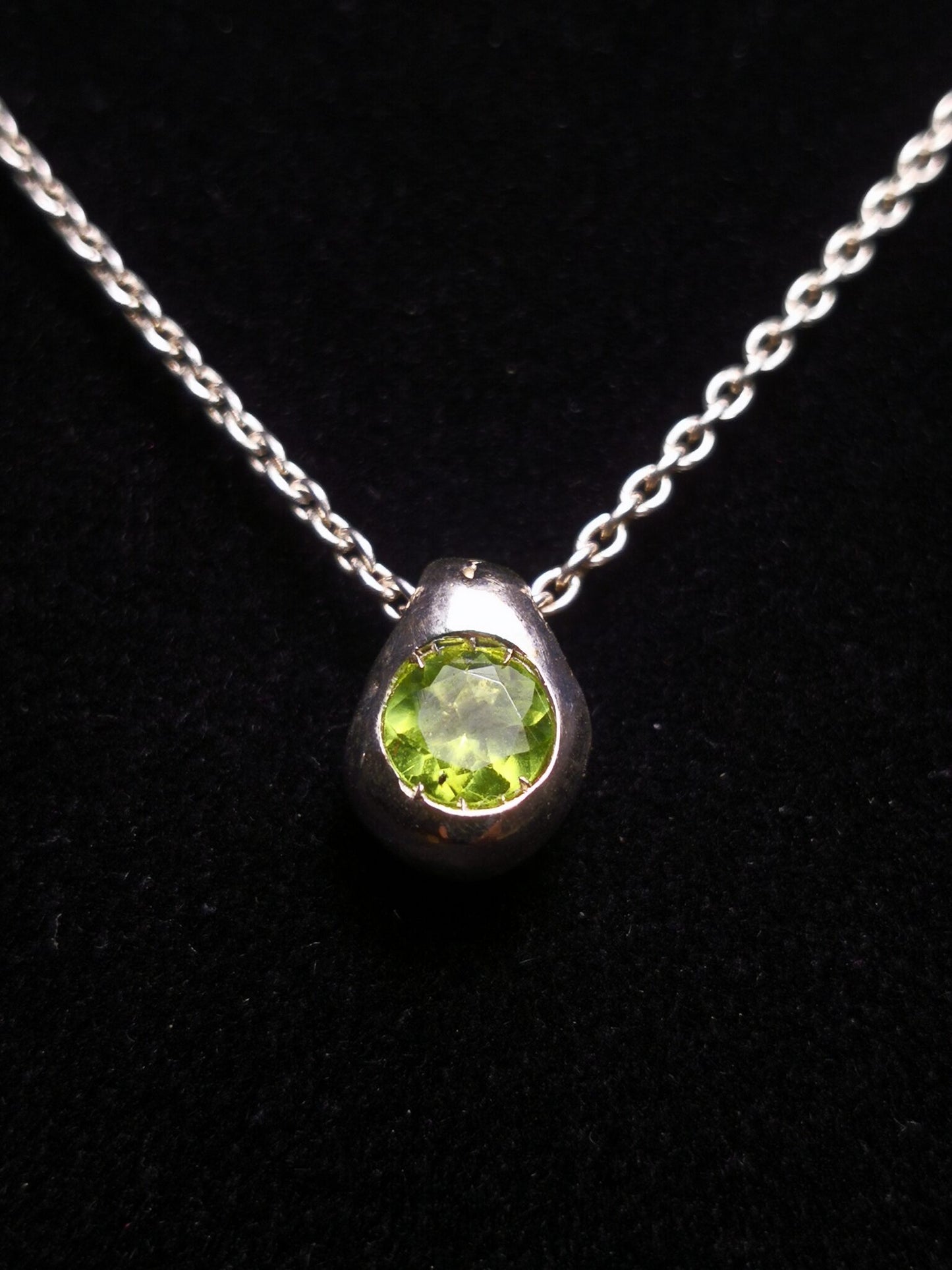 Ciottolo in Argento con Peridoto Tondo