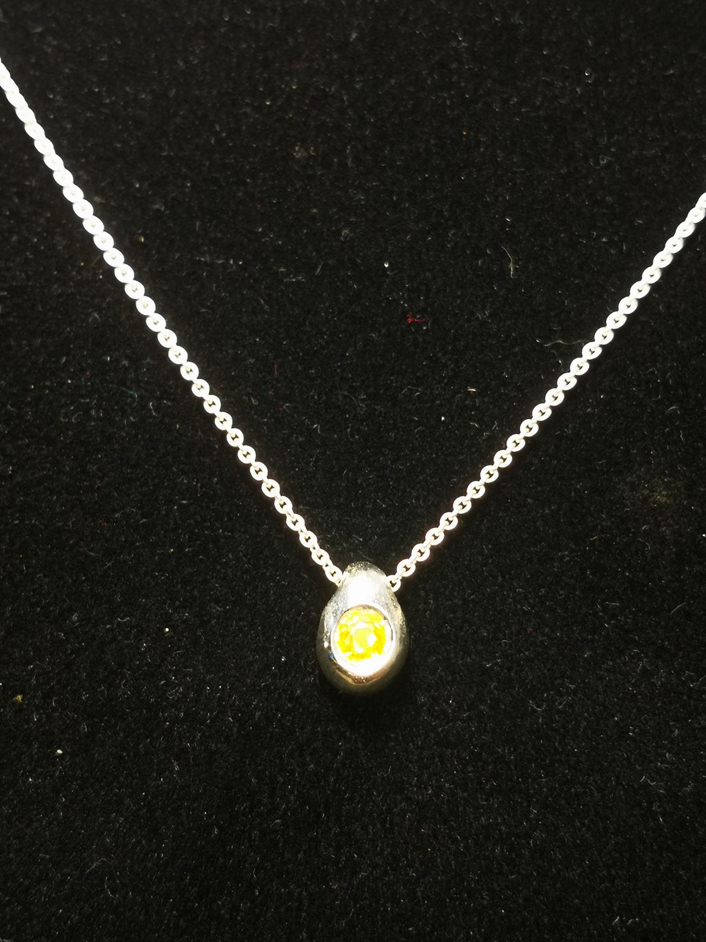 Ciottolo in Argento con Zaffiro Giallo Tondo