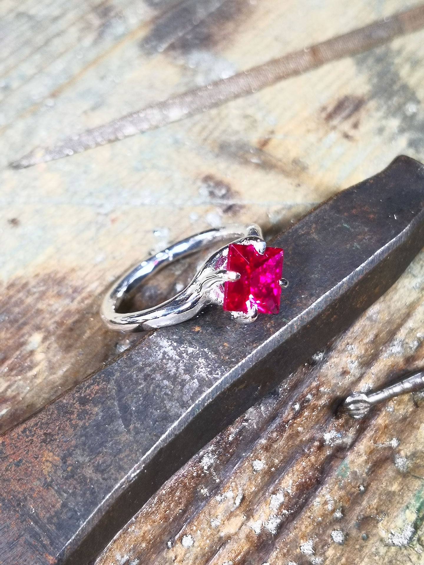 Solitaire "Valentino" with Ruby (Synthetic) square cut