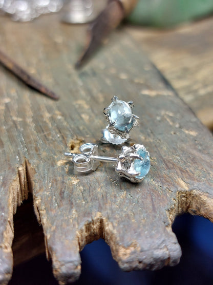 Orecchino "Granelli" con Acquamarina - Cabochon Ovale - 6x4mm