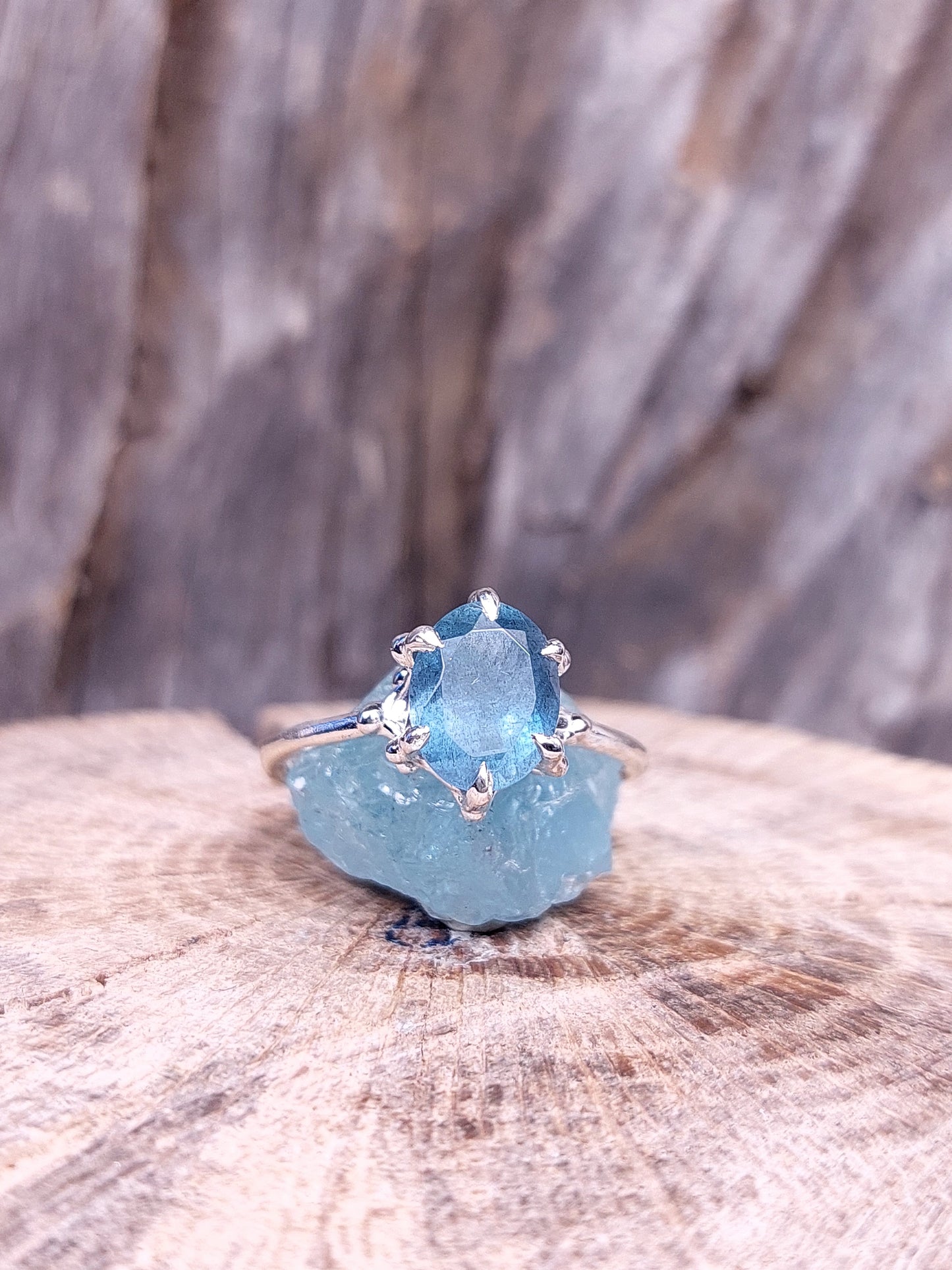 Anello "Granelli" con Acquamarina "Moss" Ovale