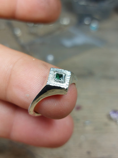 Anello a Sigillo con Tormalina Princess Cut