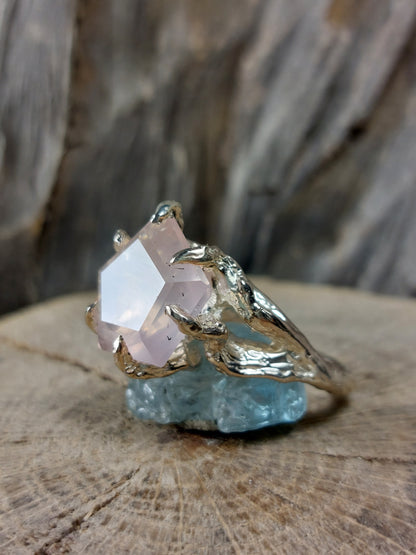 Anello in argento con Quarzo Rosa – Radici d’Argento