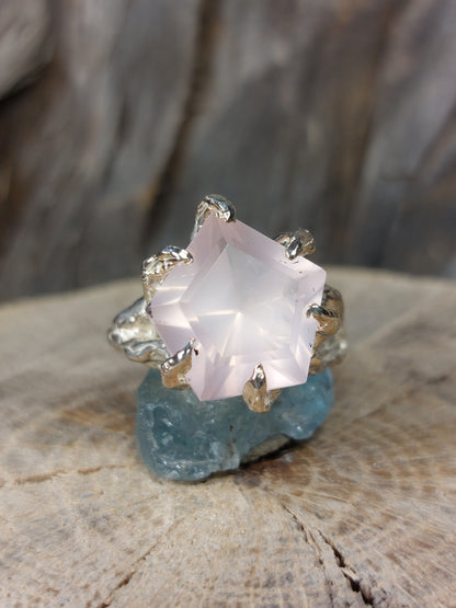 Anello in argento con Quarzo Rosa – Radici d’Argento