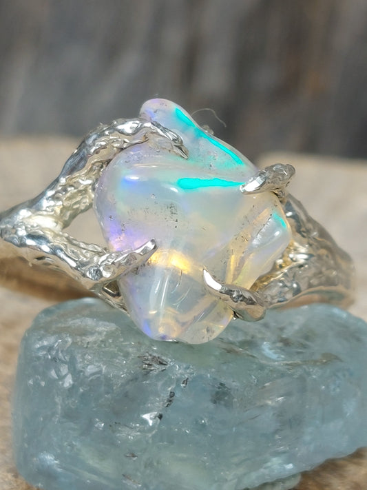 Anello in argento con Opale Etiope Freeform – Radici d’Argento