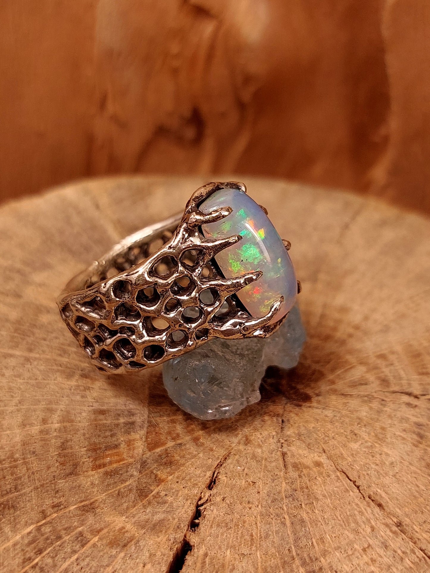 Anello "BioBand" custom con Topazio Opale Etiope Cabochon