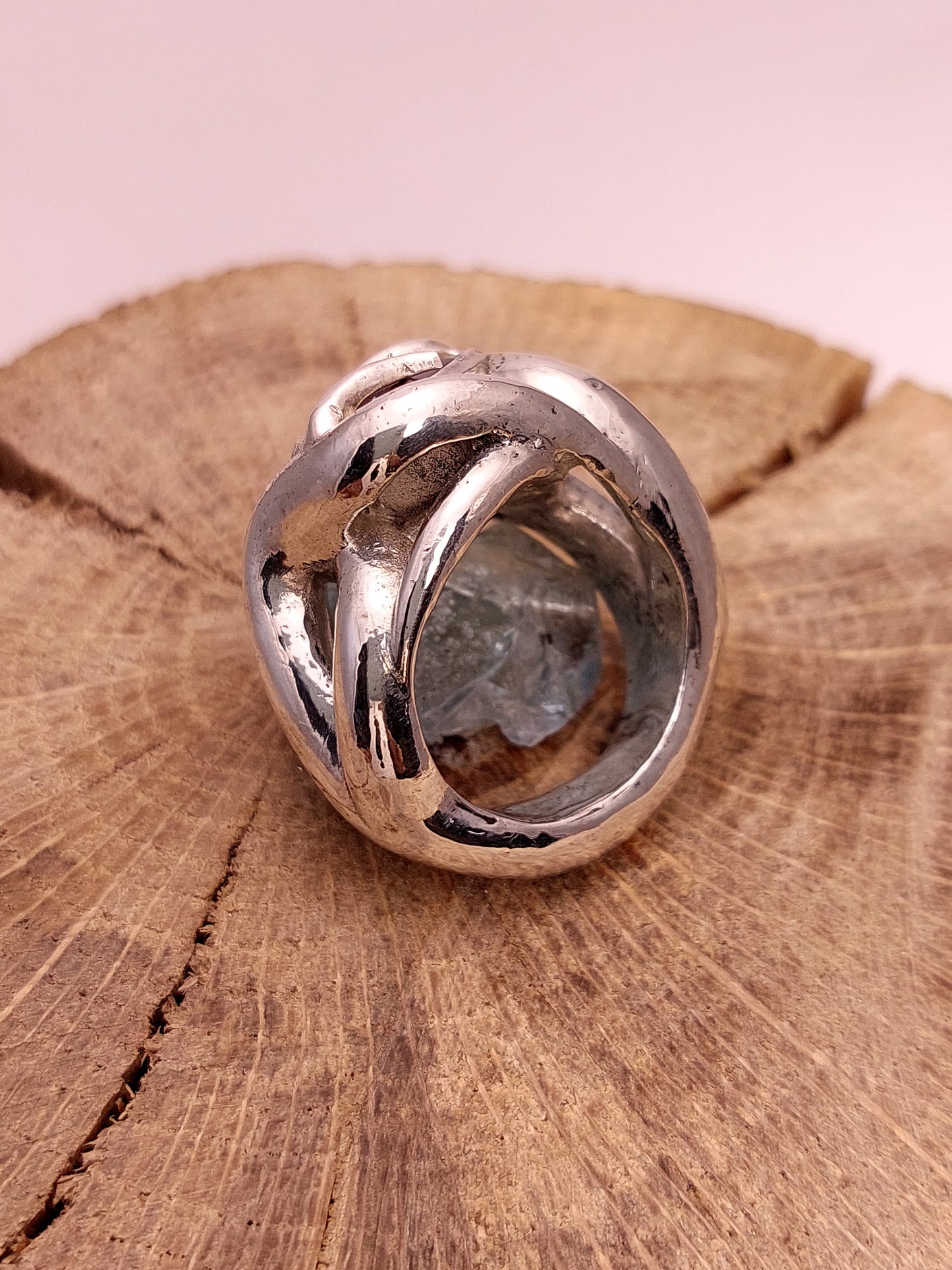 "Climbing" Band with Square Cut Garnet