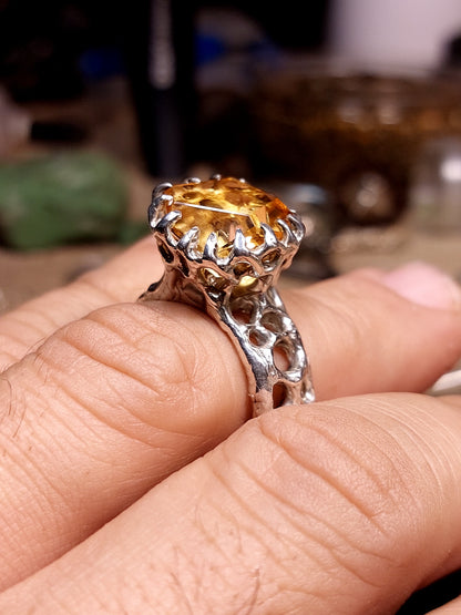 Fascia "Bioband" con Citrino tagliato a mano della serie "Riflessi"