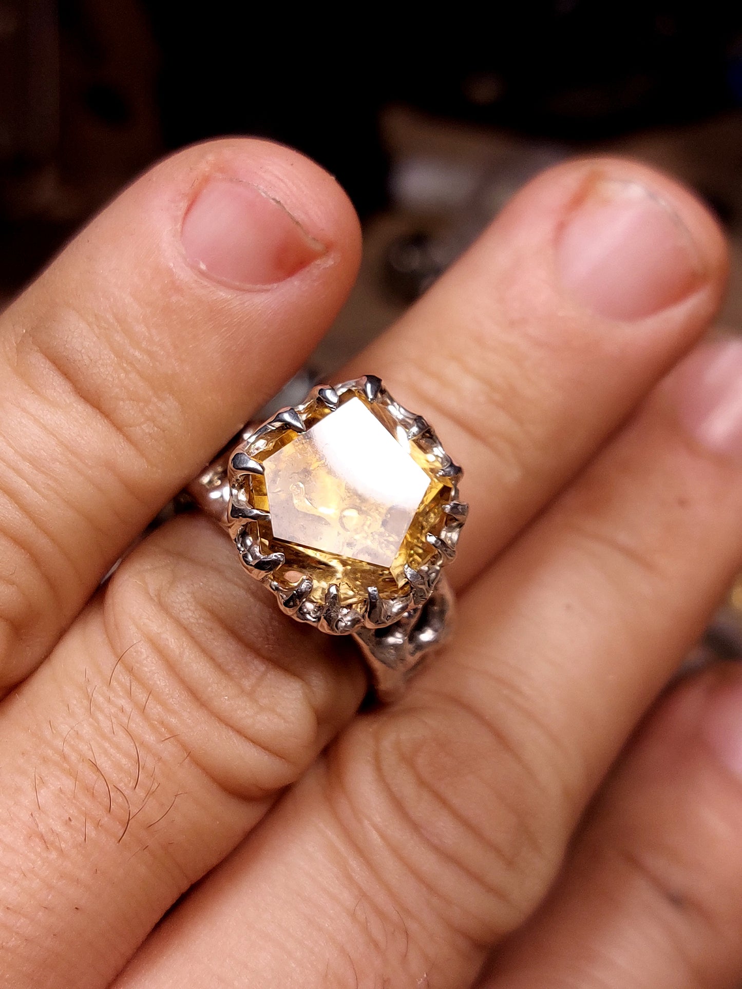 Fascia "Bioband" con Citrino tagliato a mano della serie "Riflessi"