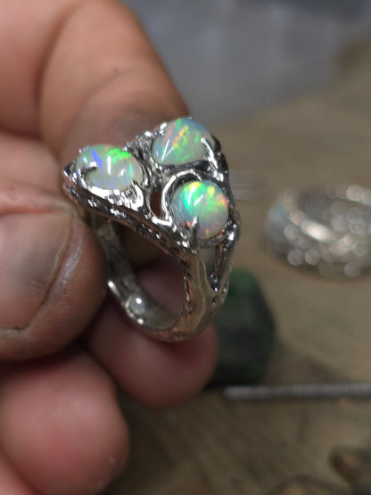 Anello "Rami e Radici" con Opali Etiopi Cabochon
