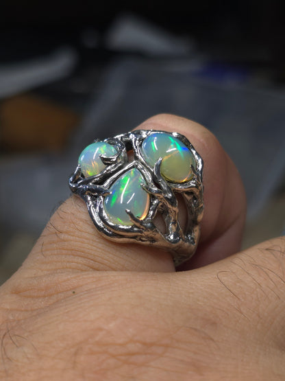 Anello "Rami e Radici" con Opali Etiopi Cabochon