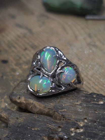 Anello "Rami e Radici" con Opali Etiopi Cabochon
