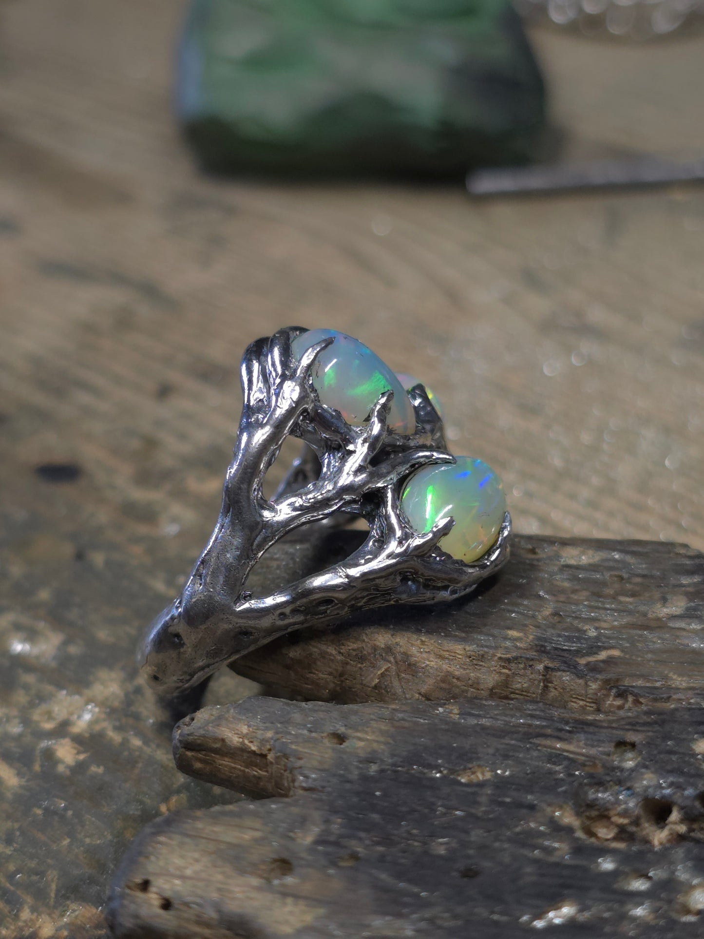 Anello "Rami e Radici" con Opali Etiopi Cabochon