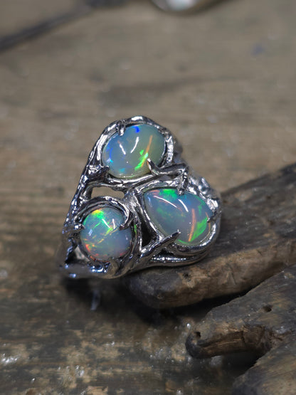 Anello "Rami e Radici" con Opali Etiopi Cabochon