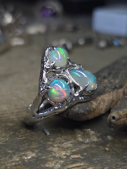 Anello "Rami e Radici" con Opali Etiopi Cabochon