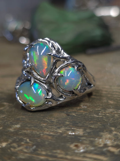 Anello "Rami e Radici" con Opali Etiopi Cabochon