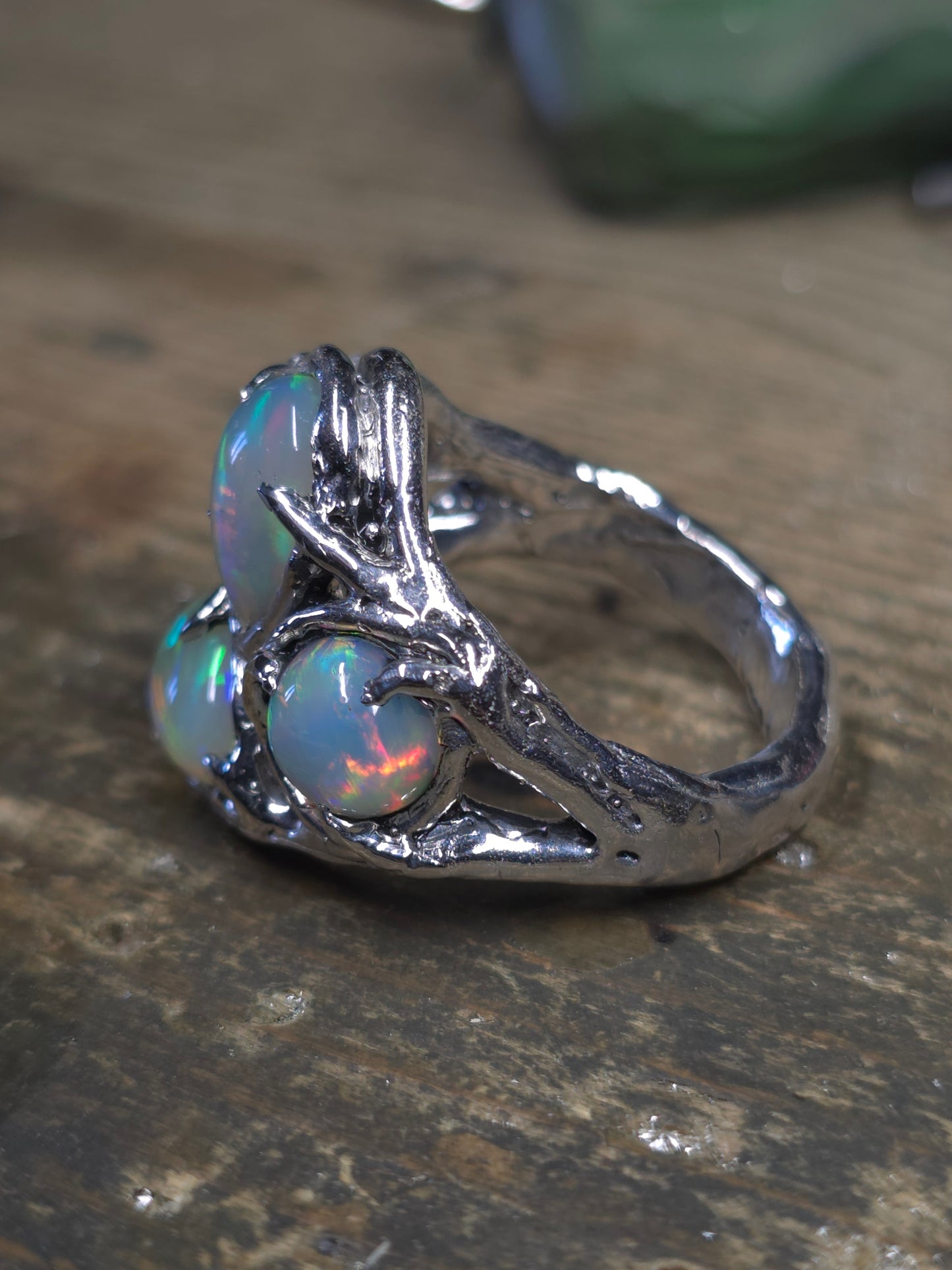 Anello "Rami e Radici" con Opali Etiopi Cabochon
