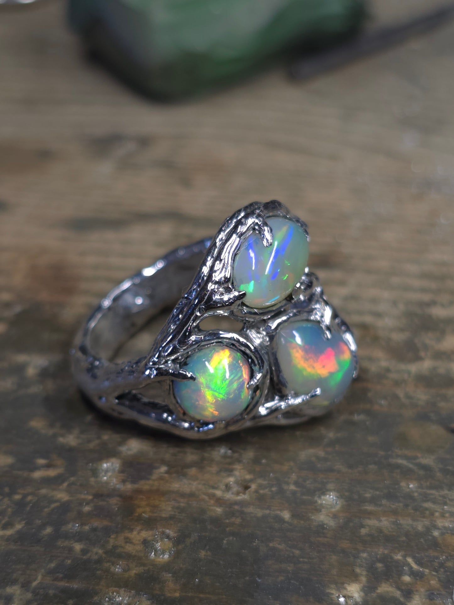 Anello "Rami e Radici" con Opali Etiopi Cabochon