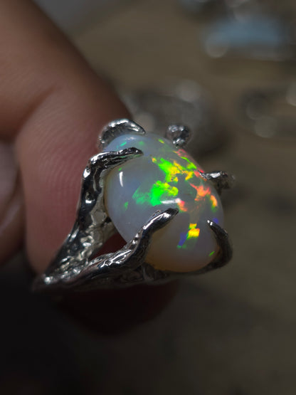 Anello "Rami e Radici" con Opale Etiope Cabochon