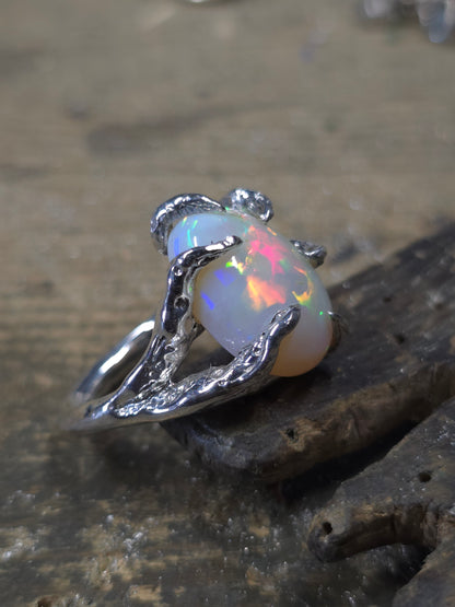 Anello "Rami e Radici" con Opale Etiope Cabochon