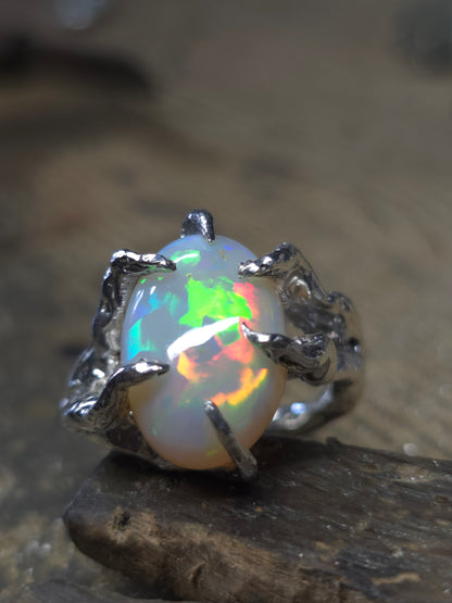 Anello "Rami e Radici" con Opale Etiope Cabochon