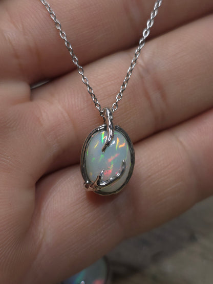 Ciondolo "Radici" con opale etiope cabochon ovale