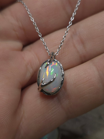 Ciondolo "Radici" con opale etiope cabochon ovale