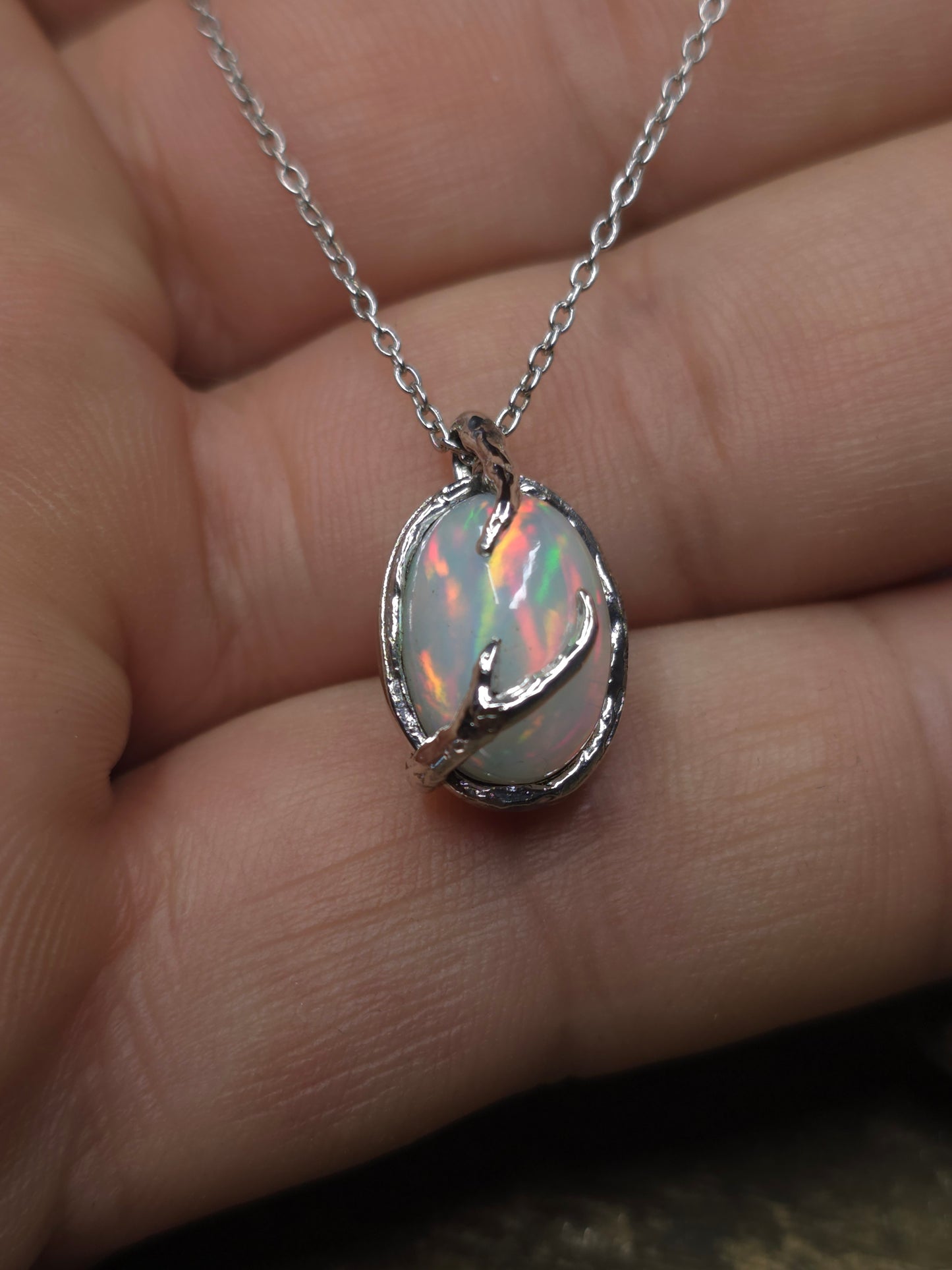 Ciondolo "Radici" con opale etiope cabochon ovale