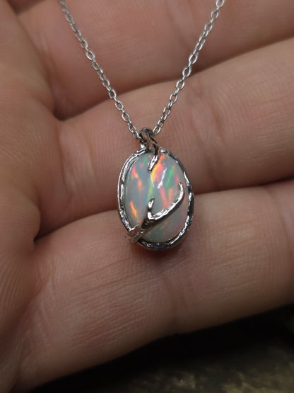 Ciondolo "Radici" con opale etiope cabochon ovale