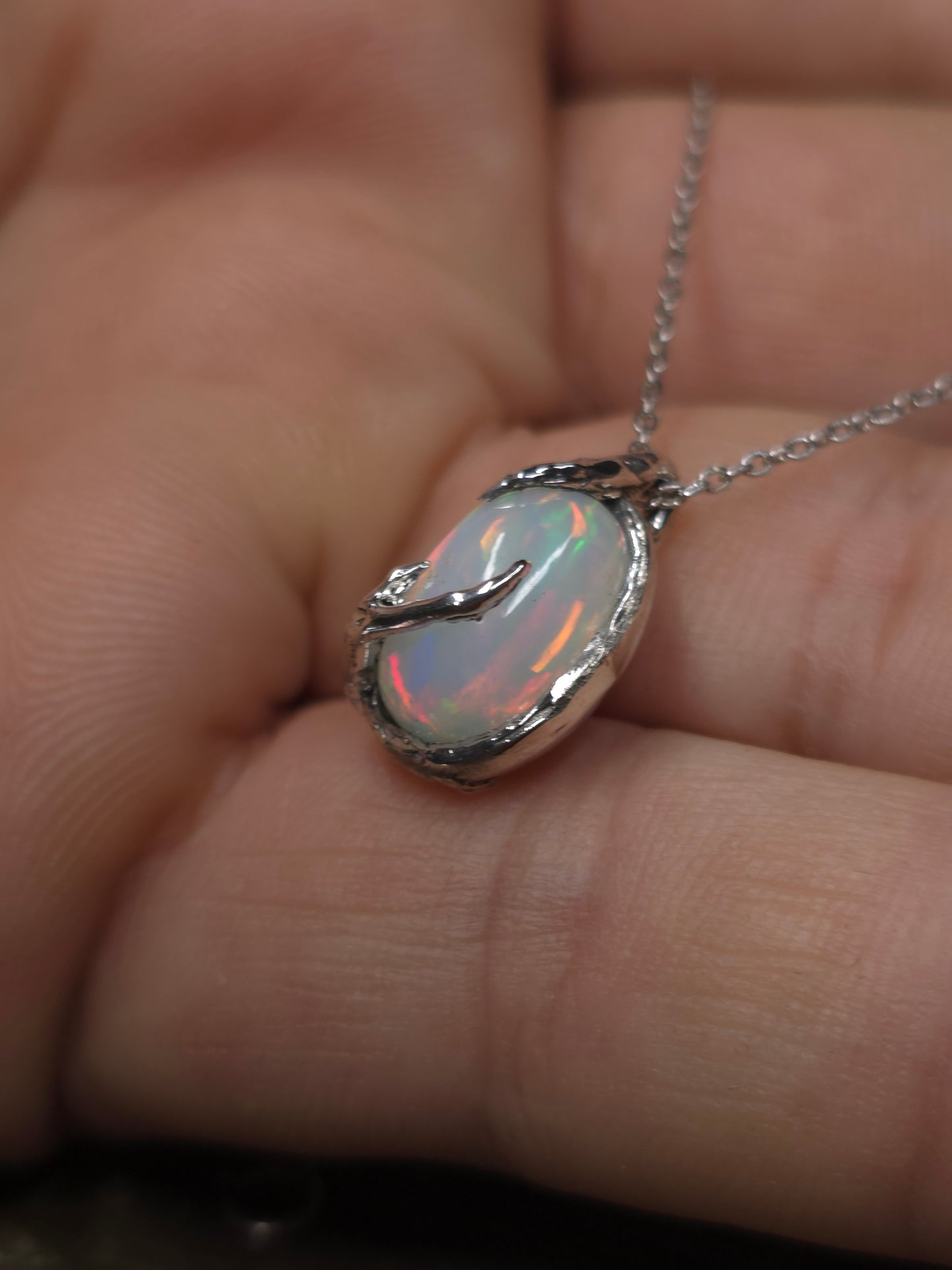 Ciondolo "Radici" con opale etiope cabochon ovale