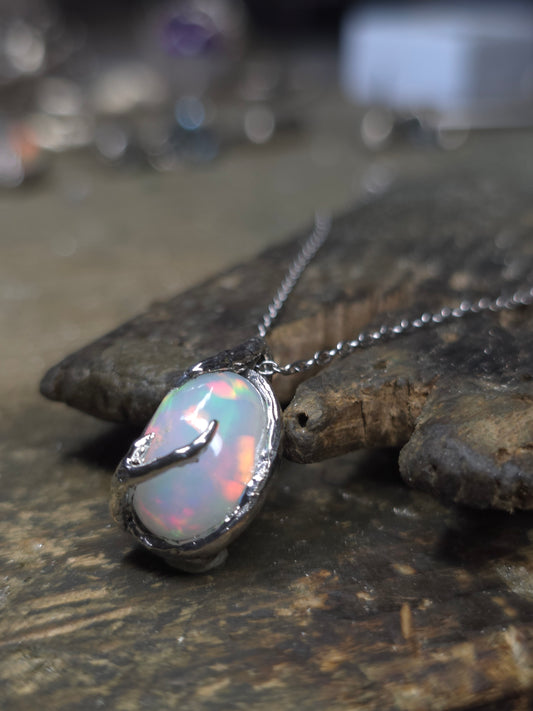 Ciondolo "Radici" con opale etiope cabochon ovale