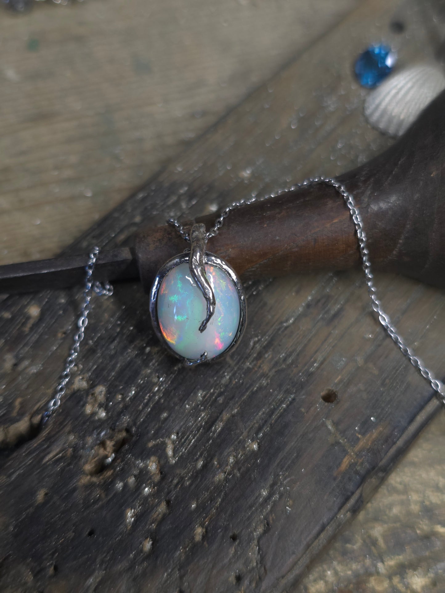 Ciondolo "Radici" con opale etiope cabochon ovale