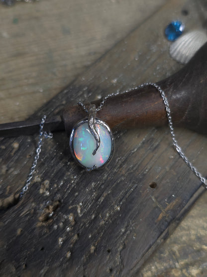 Ciondolo "Radici" con opale etiope cabochon ovale