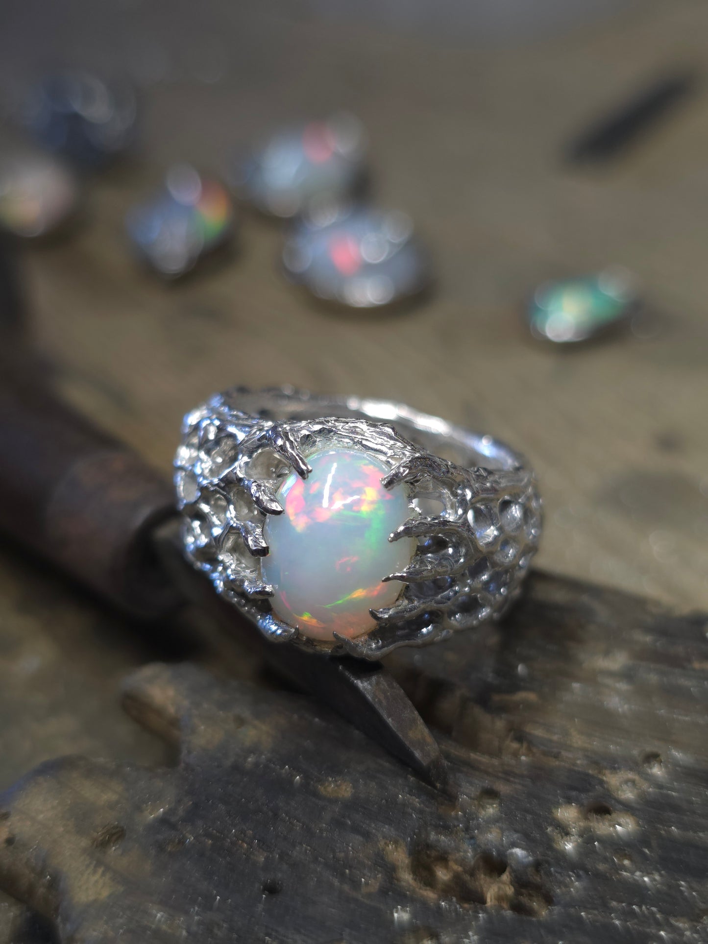Anello "BioBand" con Opale Etiope Cabochon
