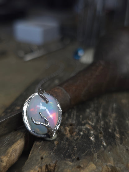 Ciondolo "Radici" con opale etiope cabochon ovale