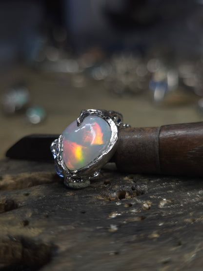 Ciondolo "Radici" con opale etiope cabochon ovale