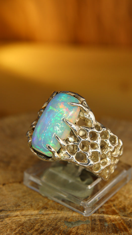 Anello "BioBand" custom con Opale Etiope Cabochon