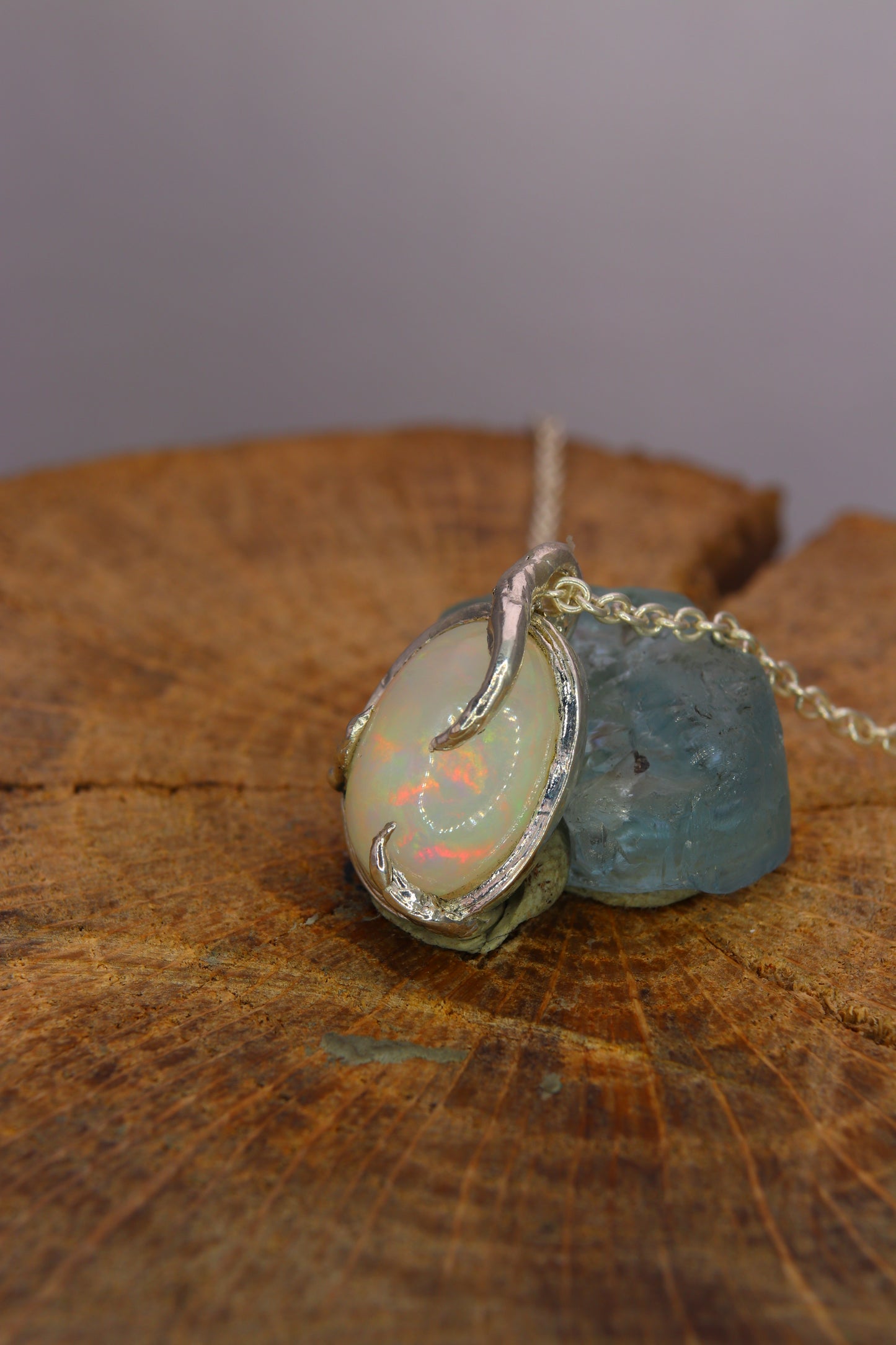 Ciondolo "Radici" con opale etiope ovale