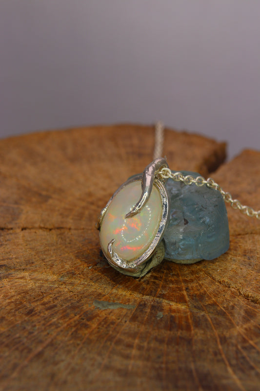 Ciondolo "Radici" con opale etiope ovale