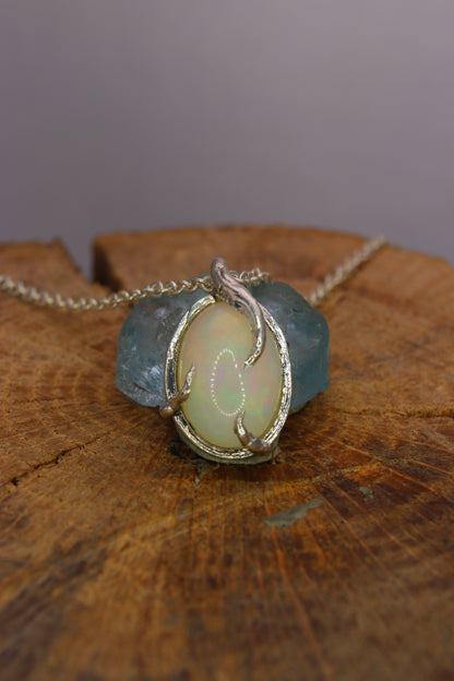 Ciondolo "Radici" con opale etiope ovale