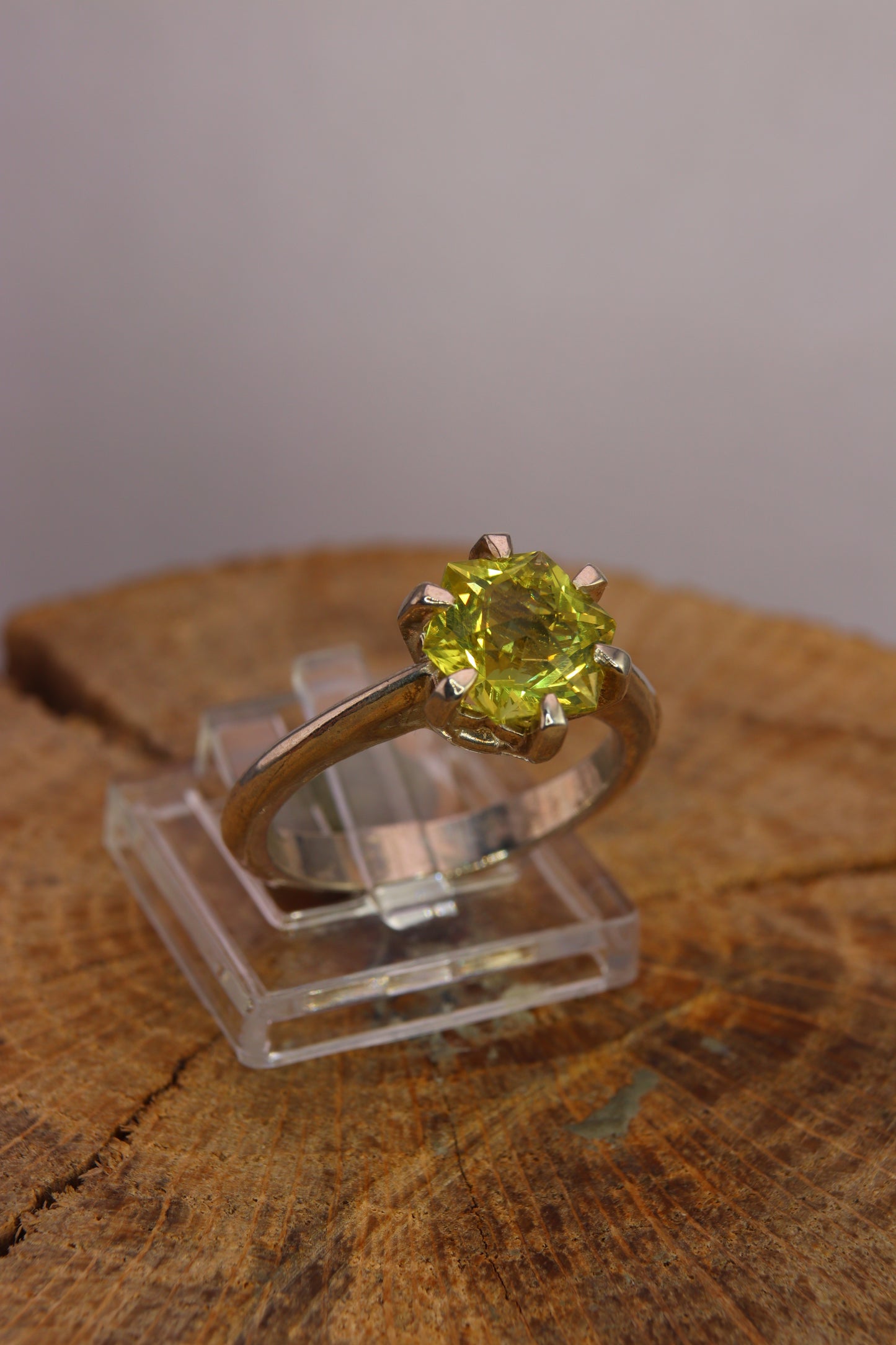 Solitaire with Citrine in a "SnowFlake" cut