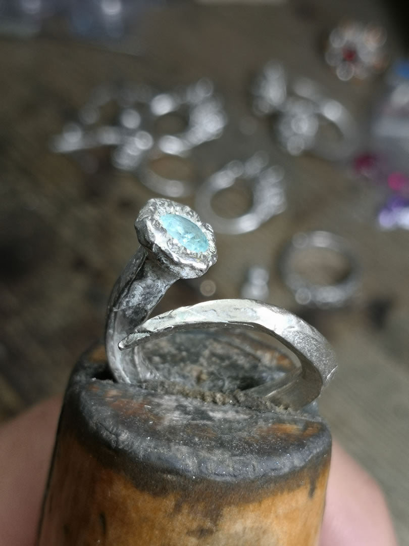 Anello "Chiodo Antico" con Apatite