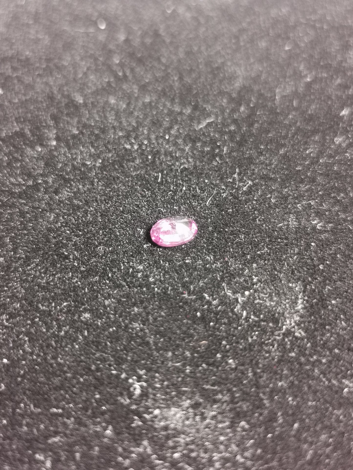 Granato Rodolite taglio ovale, 0,81 ct