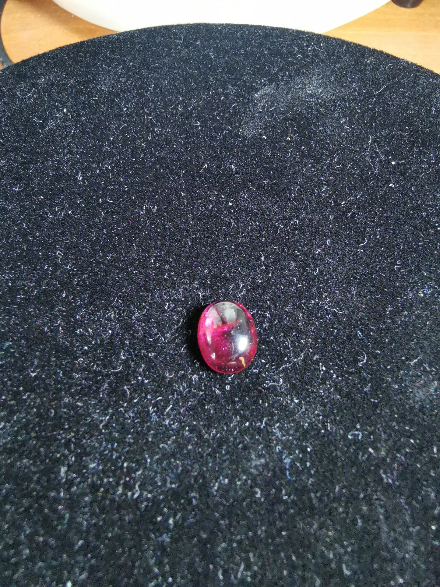 Granato Rodolite taglio ovale cabochon 4,78 ct