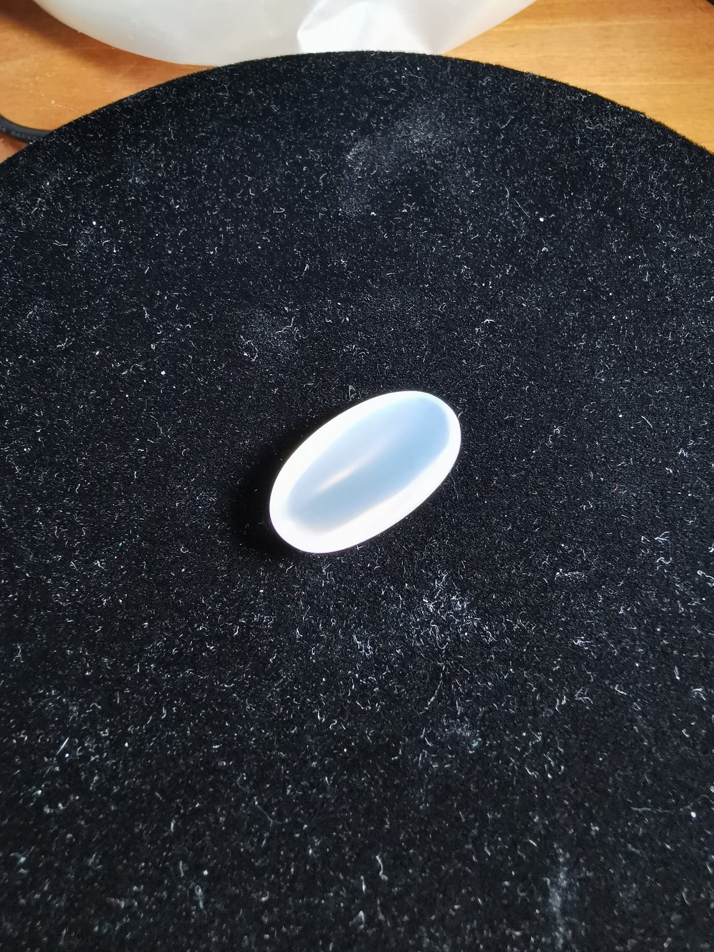 Calcedonio taglio cabochon 16,60 ct