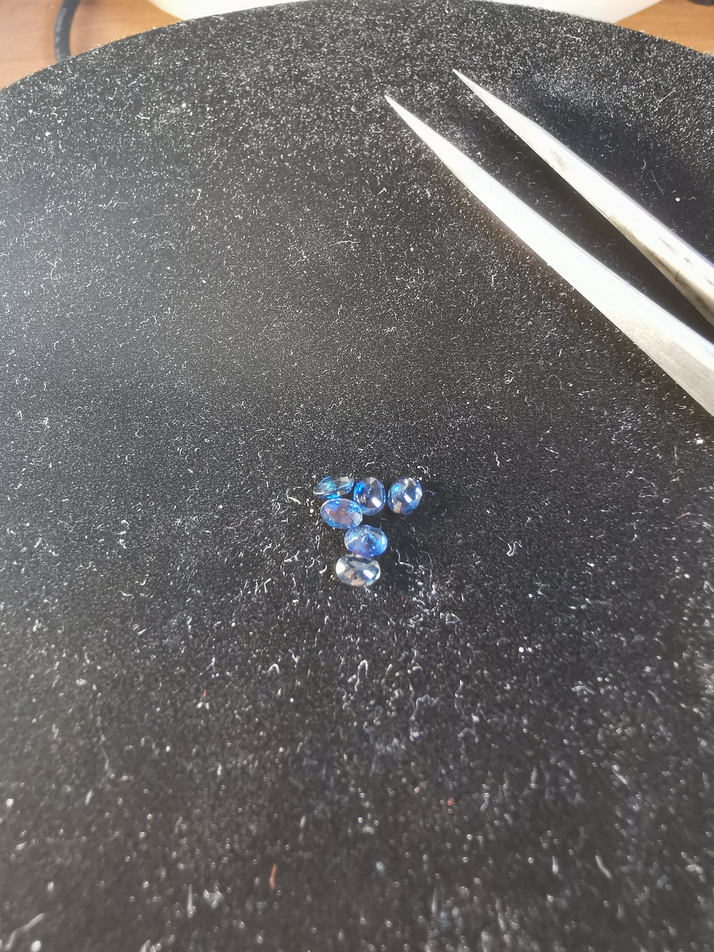 Lotti di 6 Zaffiri blu taglio ovale 1,21 ct totali