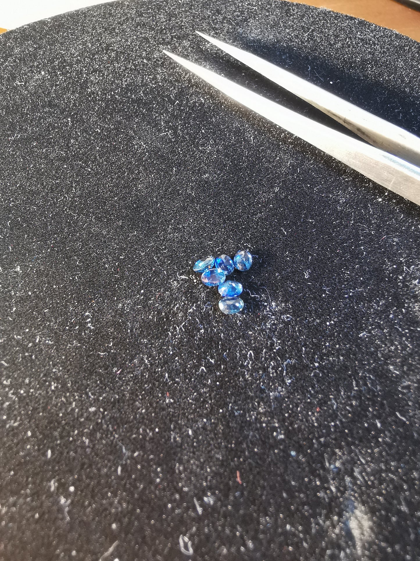Lotti di 6 Zaffiri blu taglio ovale 1,21 ct totali