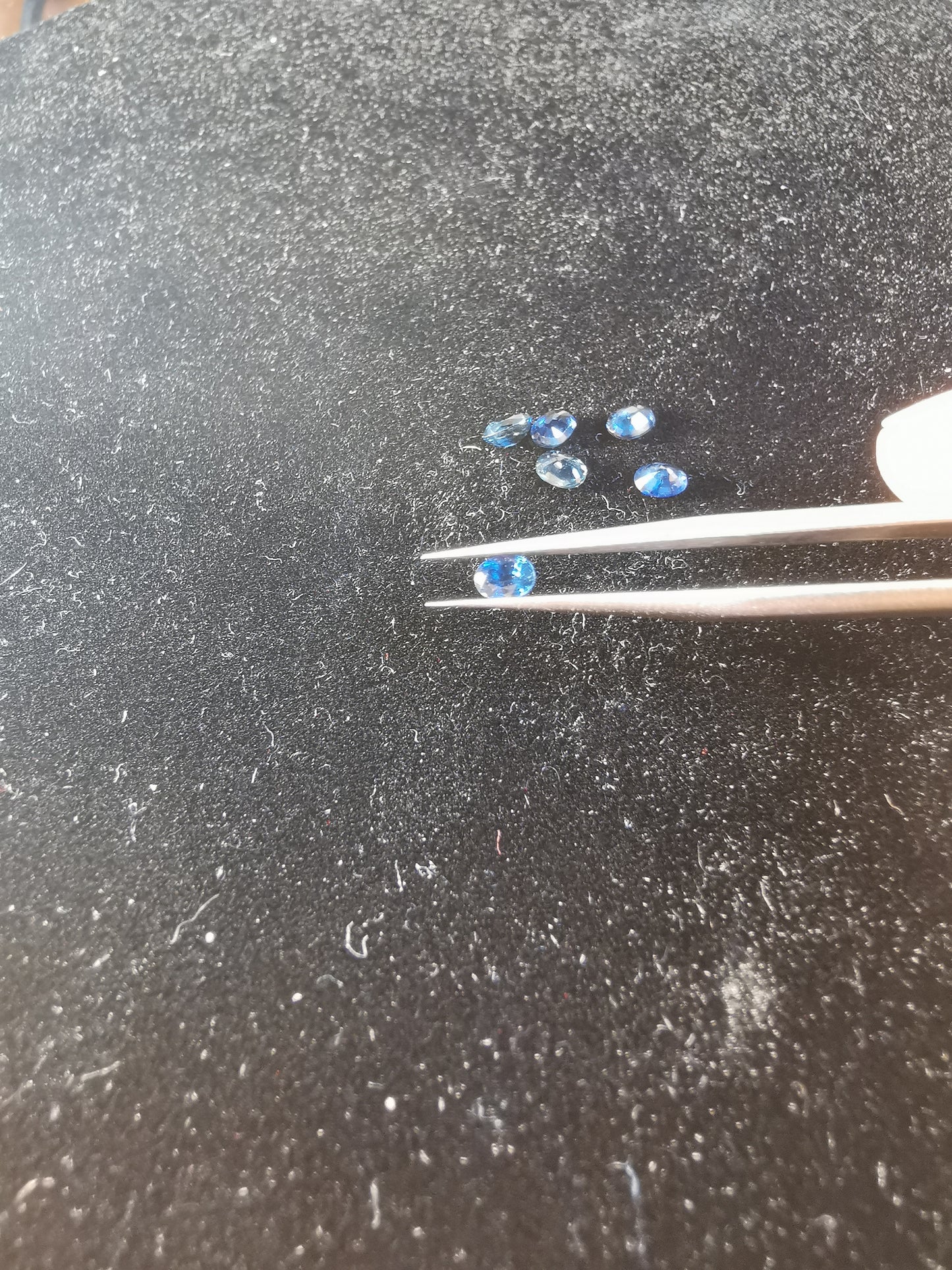 Lotti di 6 Zaffiri blu taglio ovale 1,21 ct totali