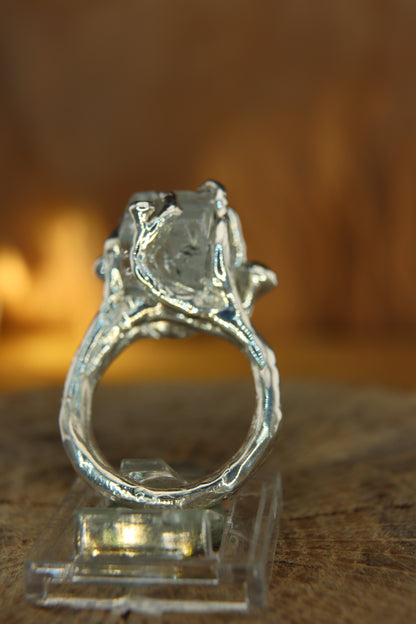 Anello "Rami e Radici" con Cristallo di Acquamarina grezza, Peridoti e Tsavoriti